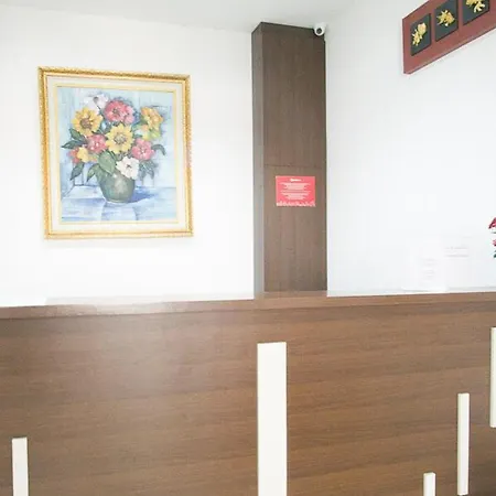 Reddoorz Plus Near Plaza Indonesia-3